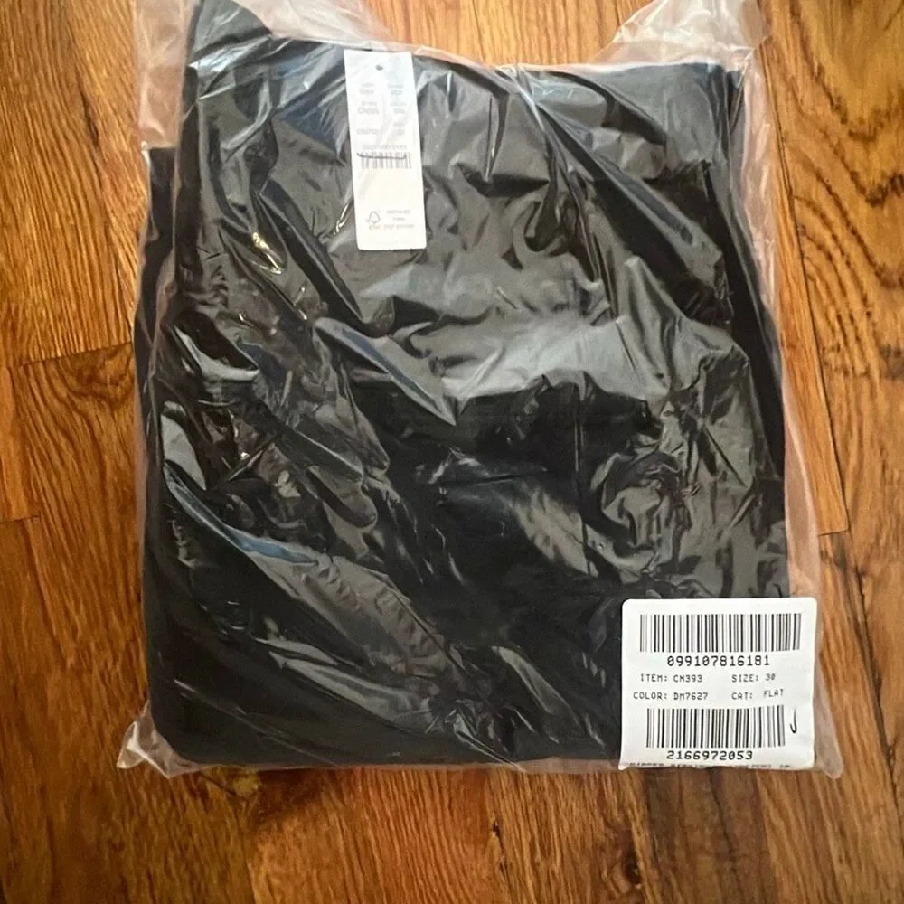 J. Crew Nipped straight jean in Black NWT Size 30
